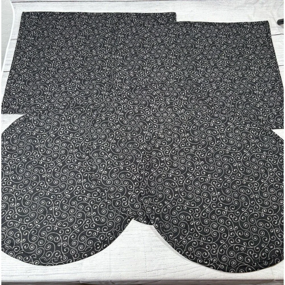 Hand Made Placemats Set of 5 HALLOWEEN Quilted Bats Moons Graveyard Ghosts